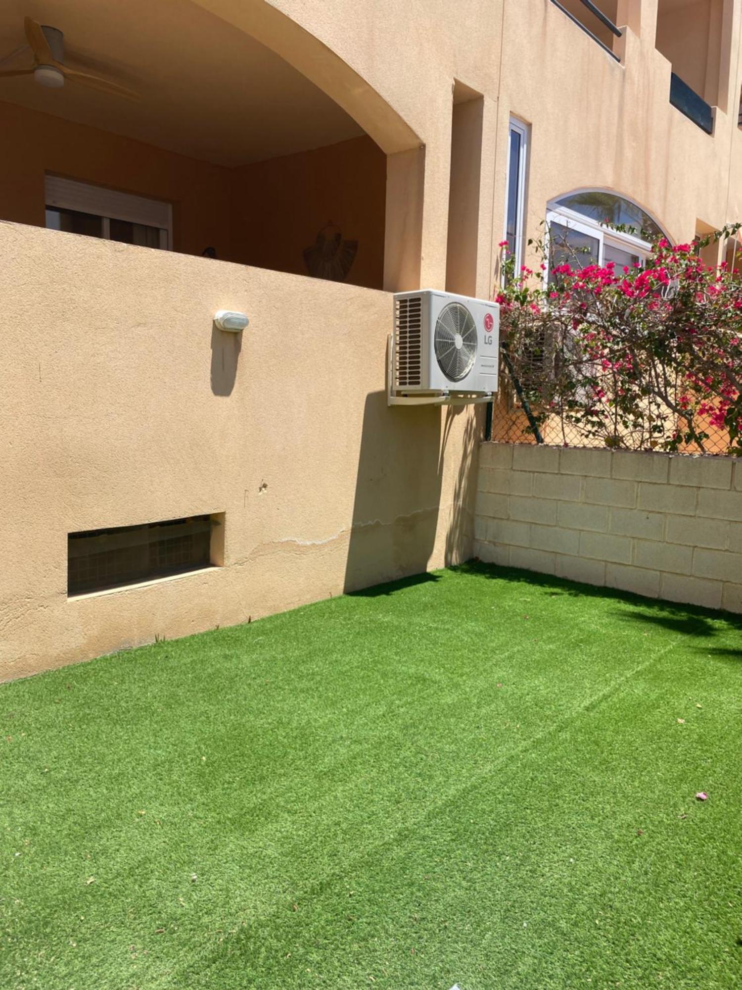 Bajo Con Jardin A Pie De Playa Y Piscina Comunitaria Con Jacuzzi Appartement Playas de Vera Buitenkant foto